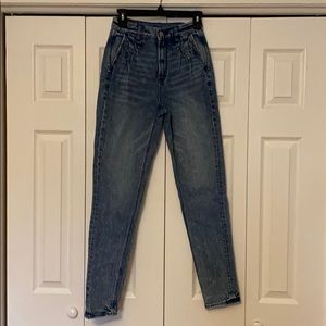 American Eagle Mom Jean